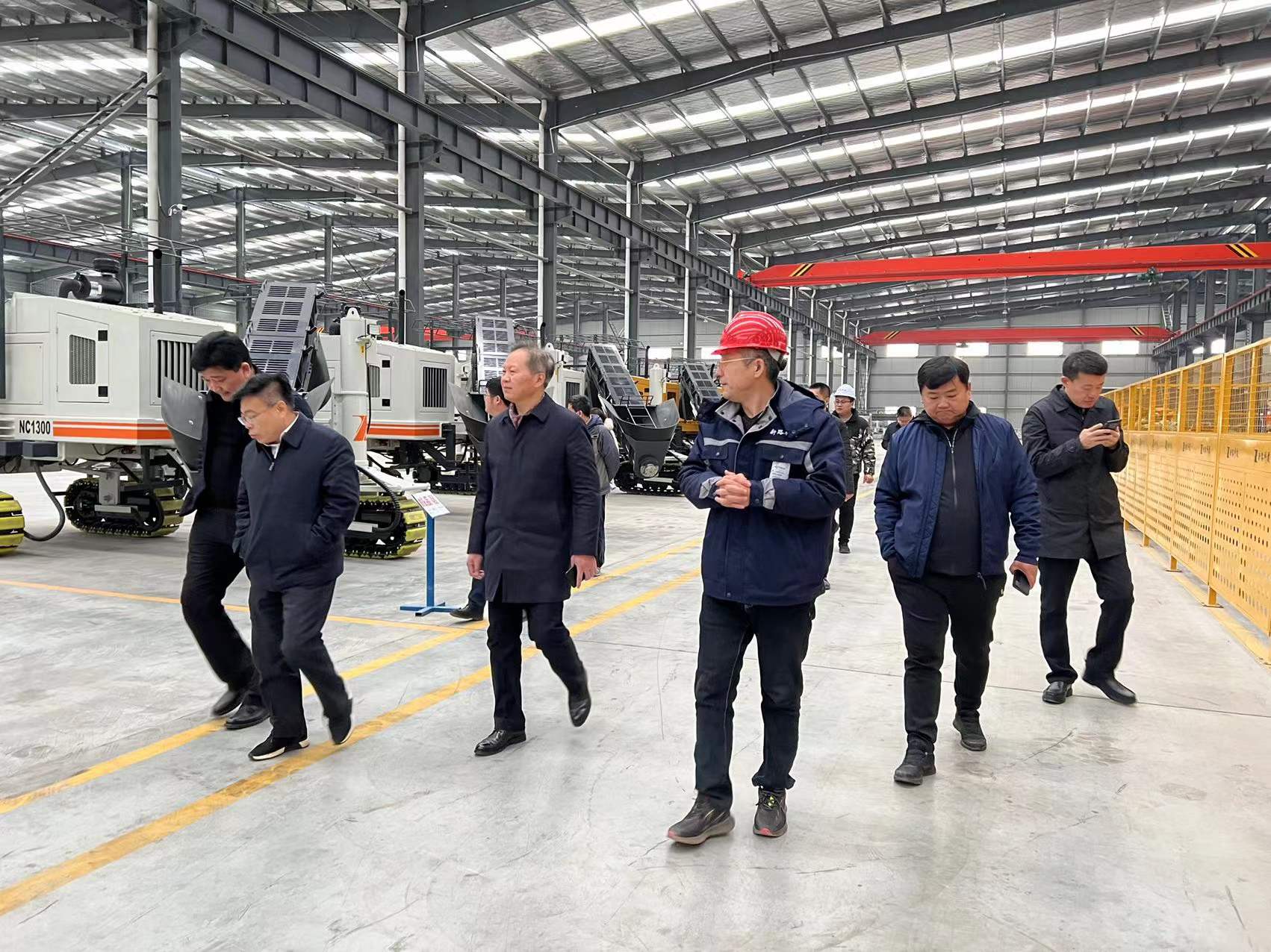 熱烈歡迎徐州市委市政府、淮海國際港務區(qū)、柳新鎮(zhèn)一行領導來我司參觀考察工作