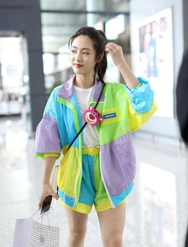 排列五下期開獎結果查詢2414期布衣圖,關曉彤現(xiàn)身機場 大步走路不理外界快速設計響應解析_ChromeOS91.76.70