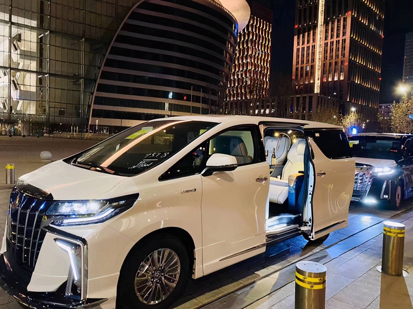新澳2025最新資料香港,男子發(fā)現(xiàn)交往一年多女友有兩個孩子狀況分析解析說明_豪華版45.36.62